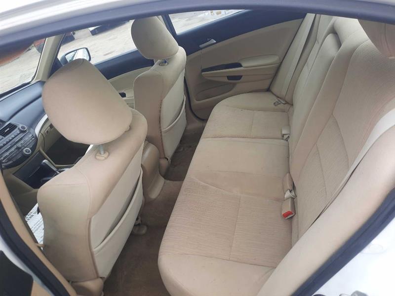 Honda Accord LX sedan AT 2012