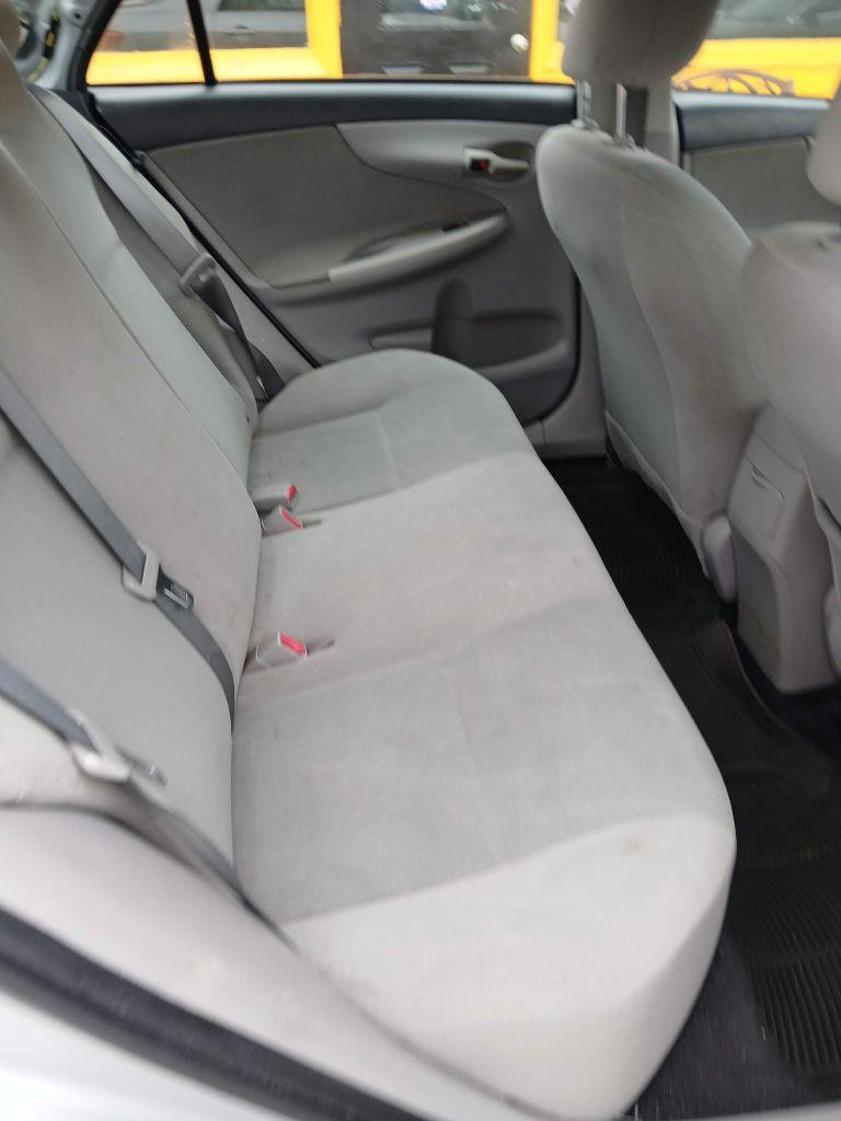 Toyota Corolla S 5-Speed MT 2013