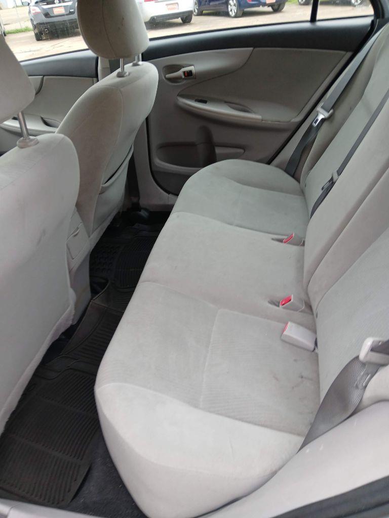 Toyota Corolla S 5-Speed MT 2013