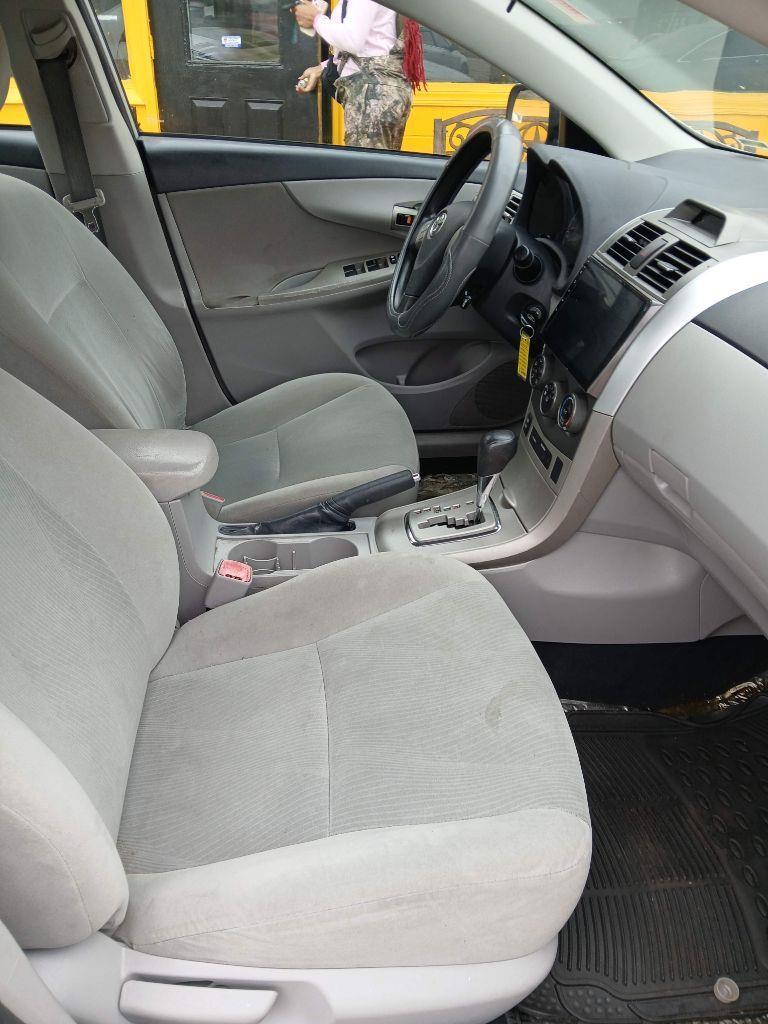 Toyota Corolla S 5-Speed MT 2013