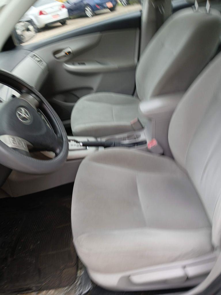 Toyota Corolla S 5-Speed MT 2013