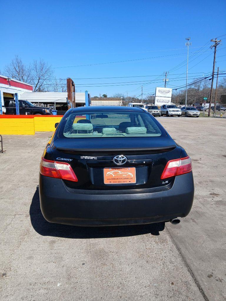 Toyota Camry SE 5-Spd AT 2009