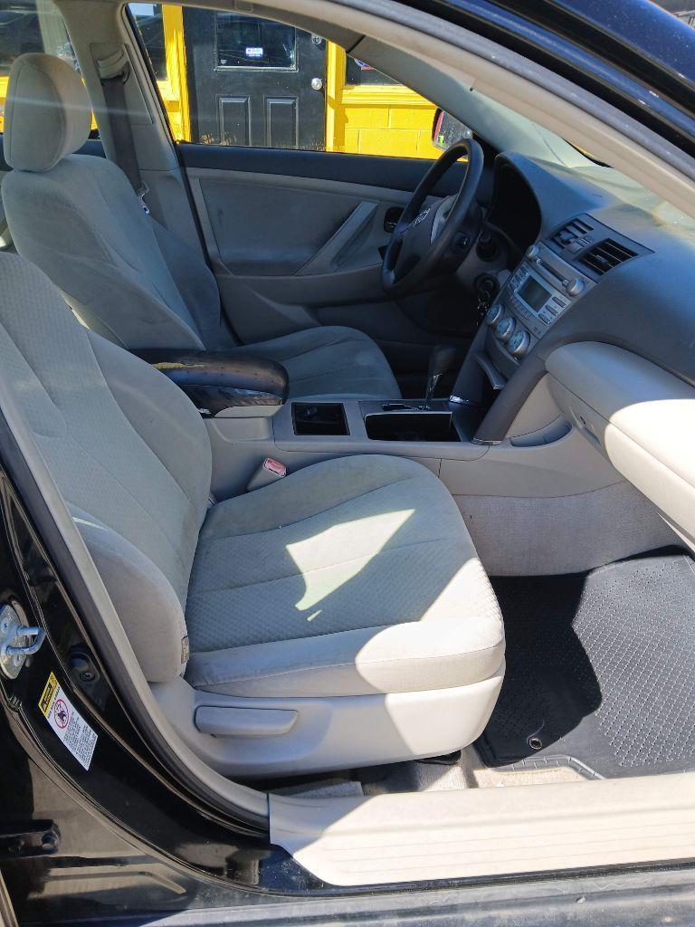 Toyota Camry SE 5-Spd AT 2009