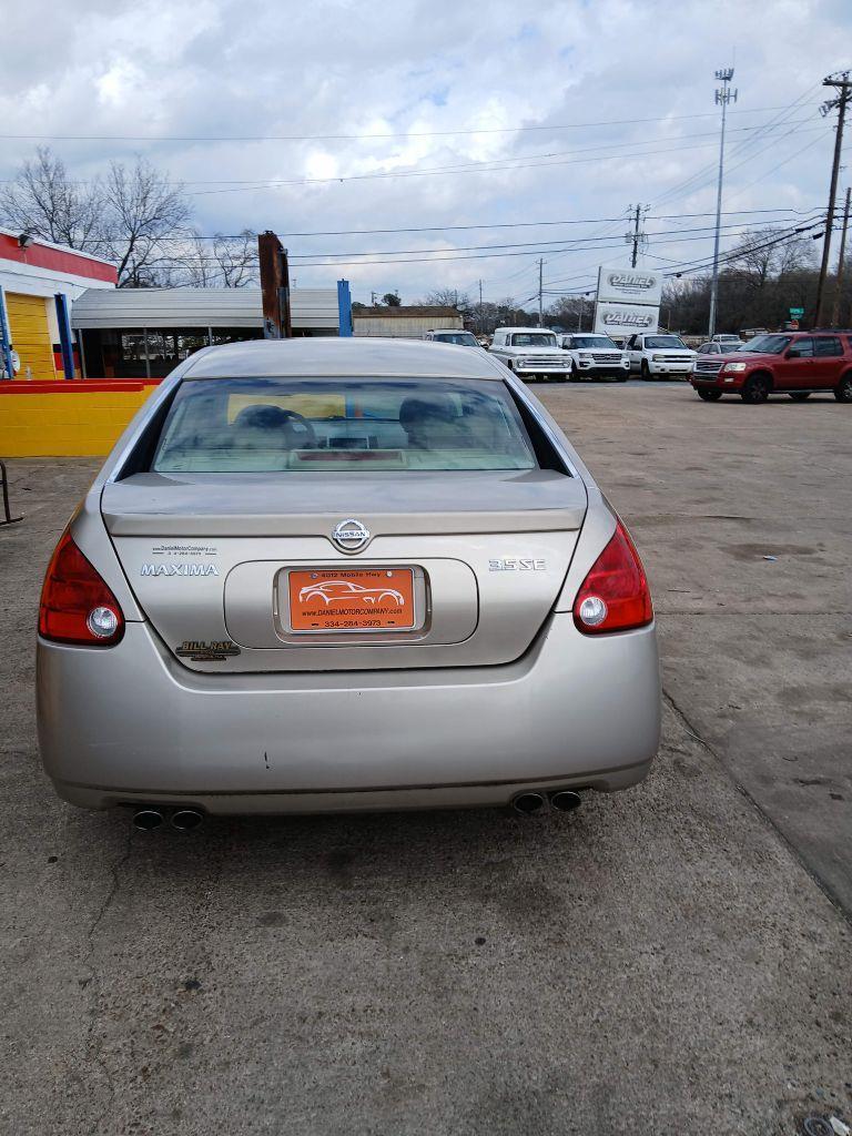Nissan Maxima SE 2004