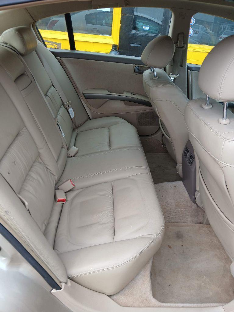 Nissan Maxima SE 2004