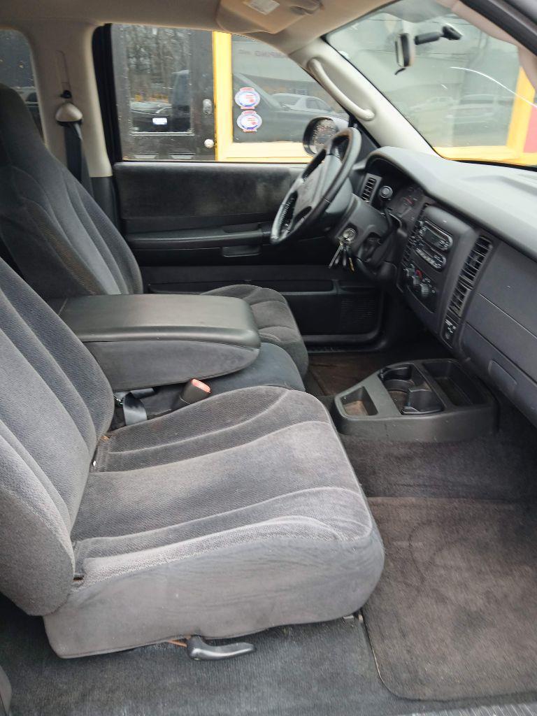 Dodge Dakota SLT Club Cab 2WD 2004