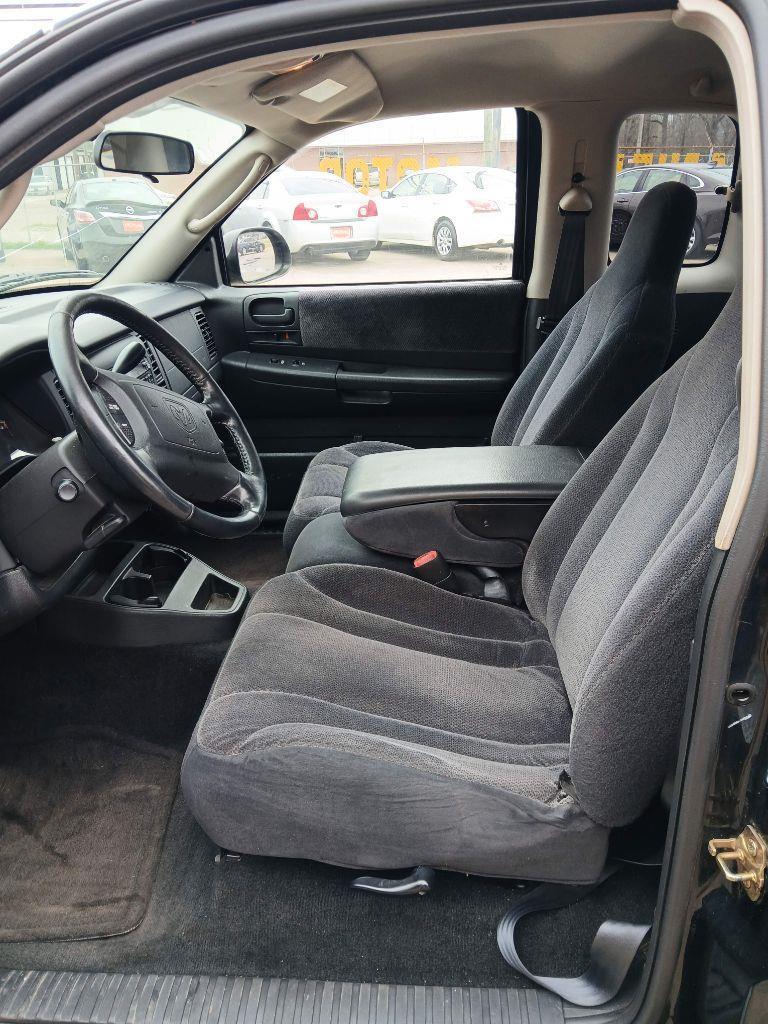 Dodge Dakota SLT Club Cab 2WD 2004