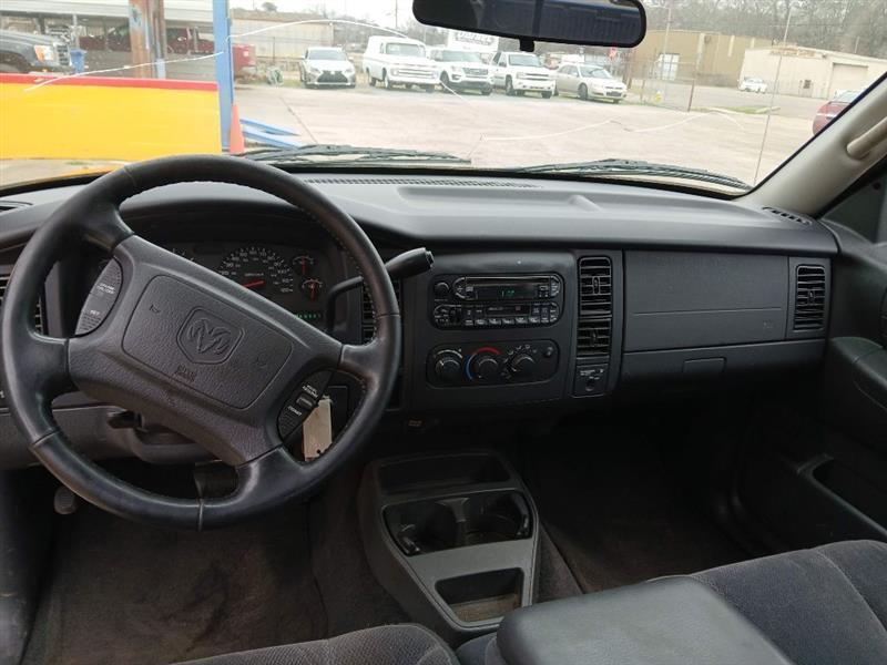 Dodge Dakota SLT Club Cab 2WD 2004