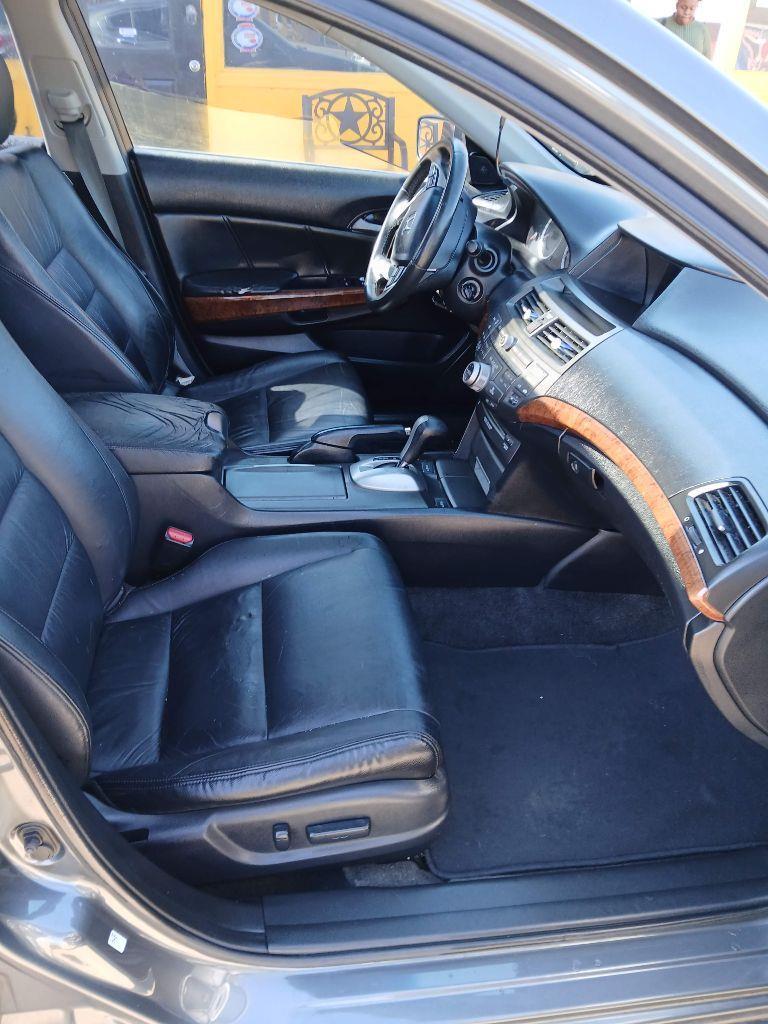 Honda Accord EX-L V6 Sedan AT 2012