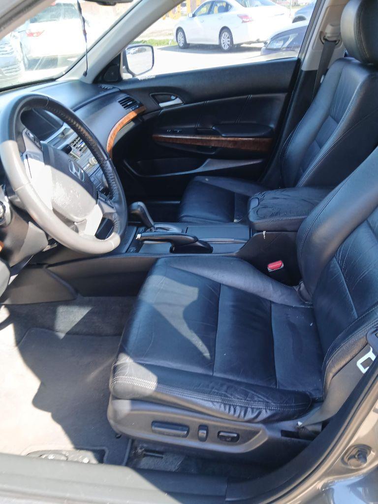 Honda Accord EX-L V6 Sedan AT 2012