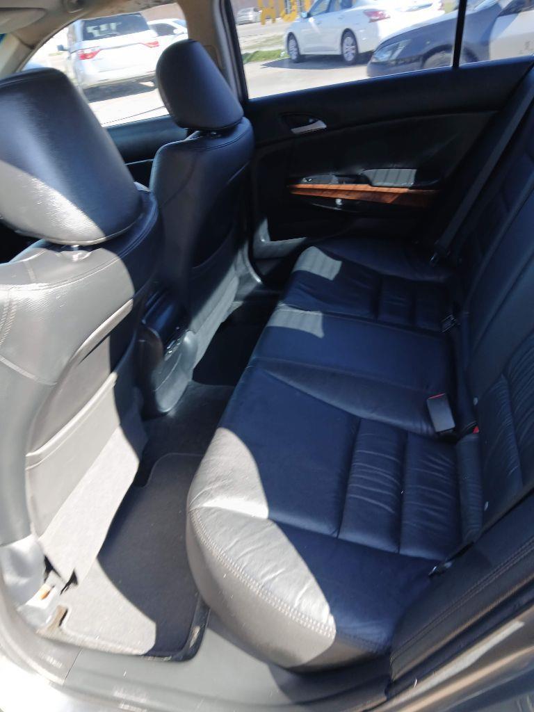 Honda Accord EX-L V6 Sedan AT 2012