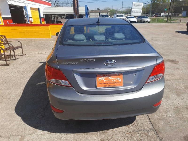 Hyundai Accent SE 4-Door 6A 2016