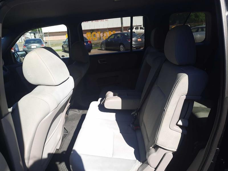 Honda Pilot LX 2WD 5-Spd AT 2015