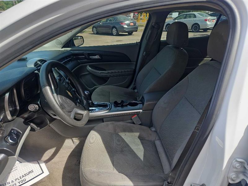 Chevrolet Malibu LS 2013