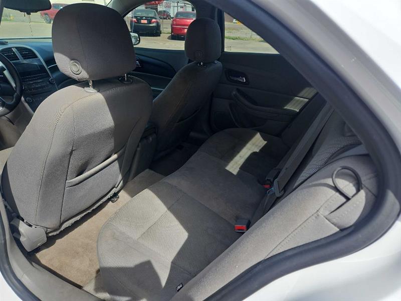 Chevrolet Malibu LS 2013