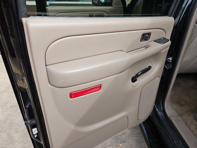 Chevrolet Suburban 1500 2WD 2006