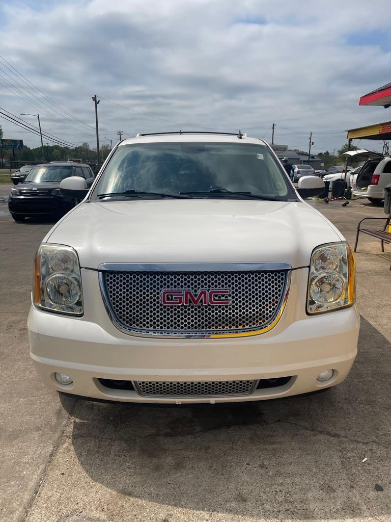 GMC Yukon Denali 2WD 2011