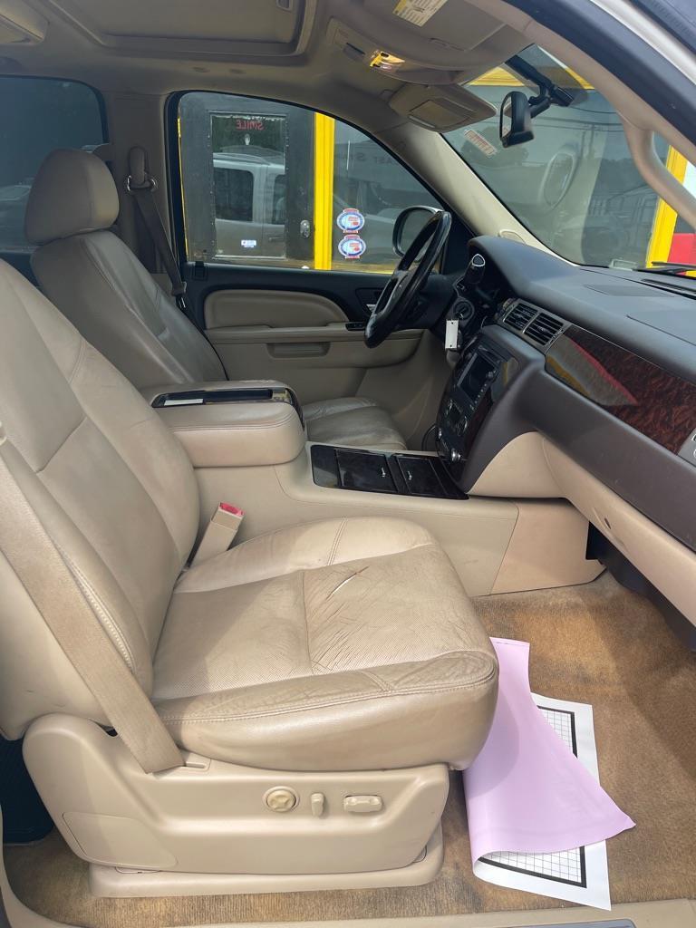 GMC Yukon Denali 2WD 2011