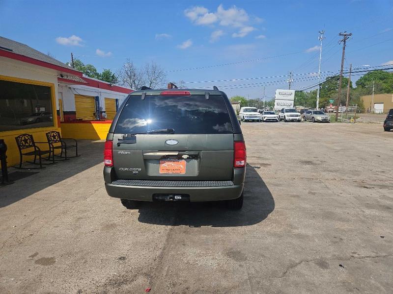 Ford Explorer  2004