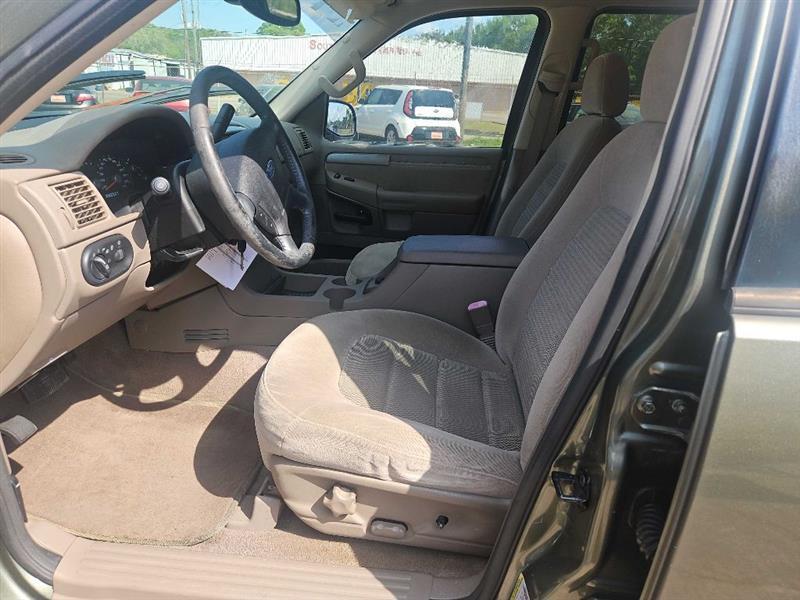 Ford Explorer  2004