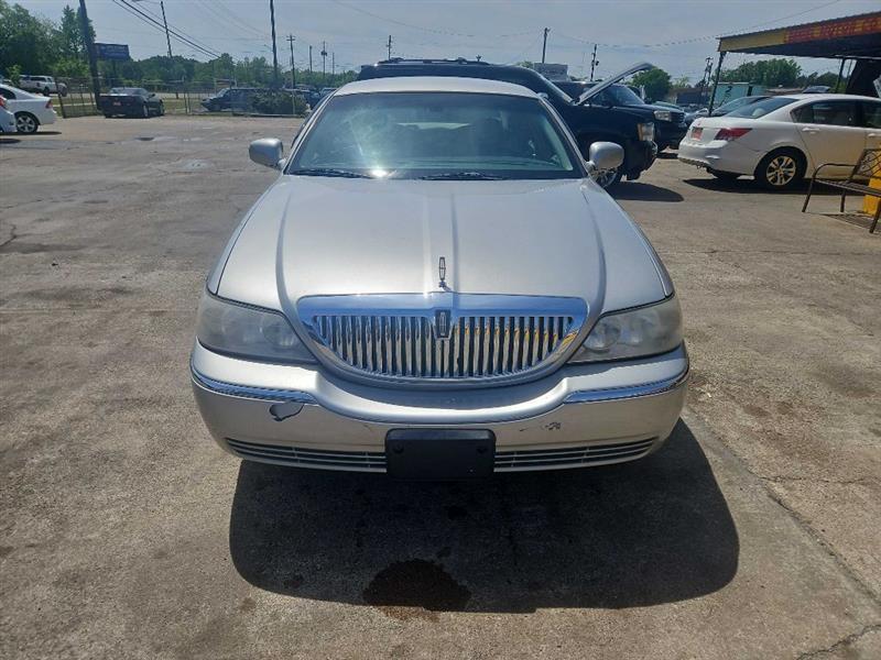 Lincoln Town Car Signature 2006