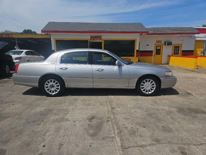 Lincoln Town Car Signature 2006