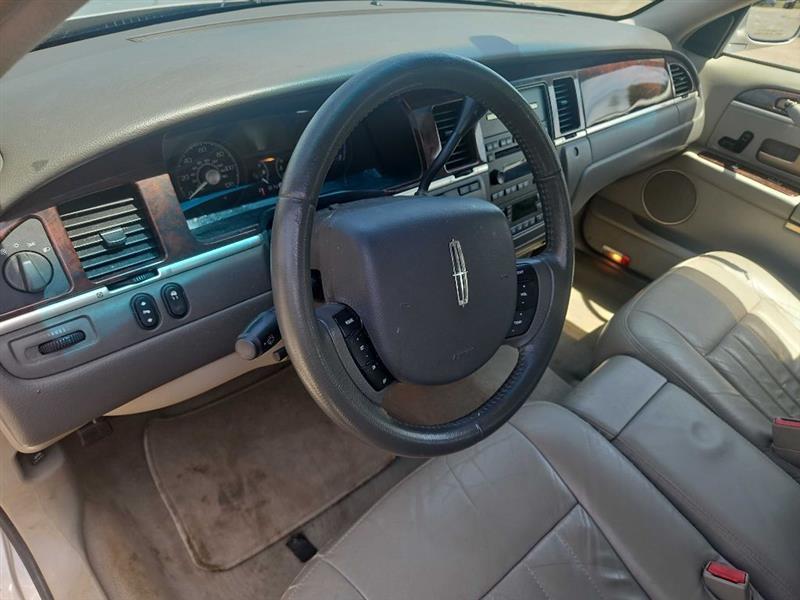 Lincoln Town Car Signature 2006