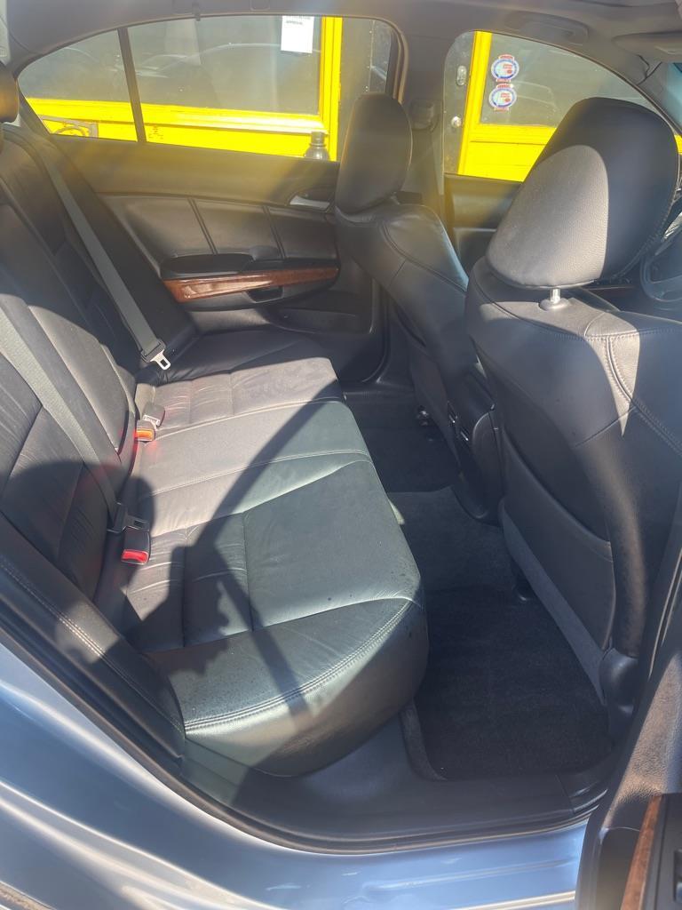 Honda Accord EX-L V6 Sedan AT 2012