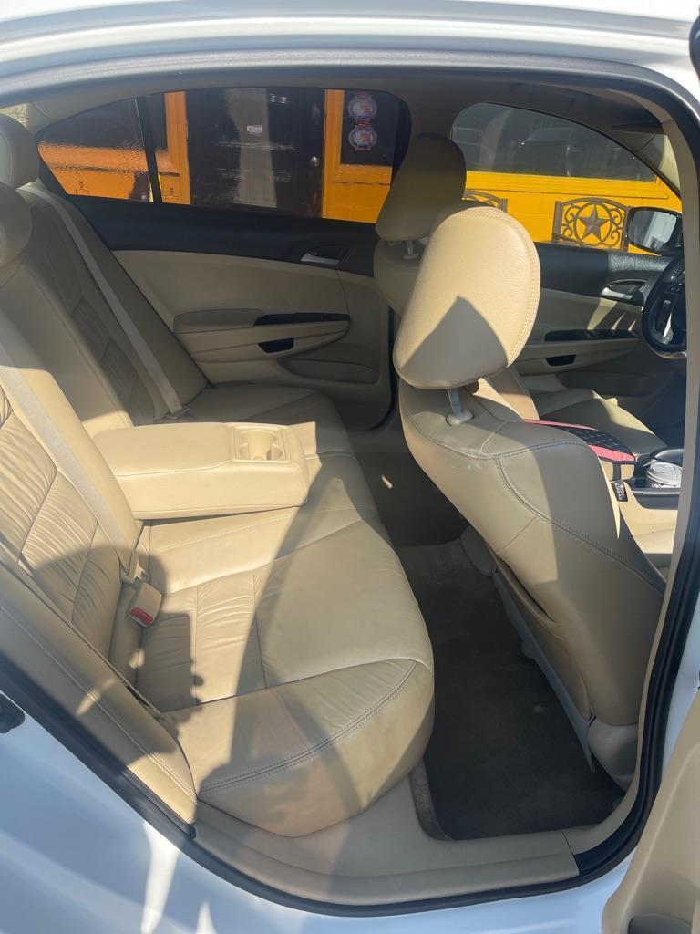 Honda Accord SE Sedan AT 2011