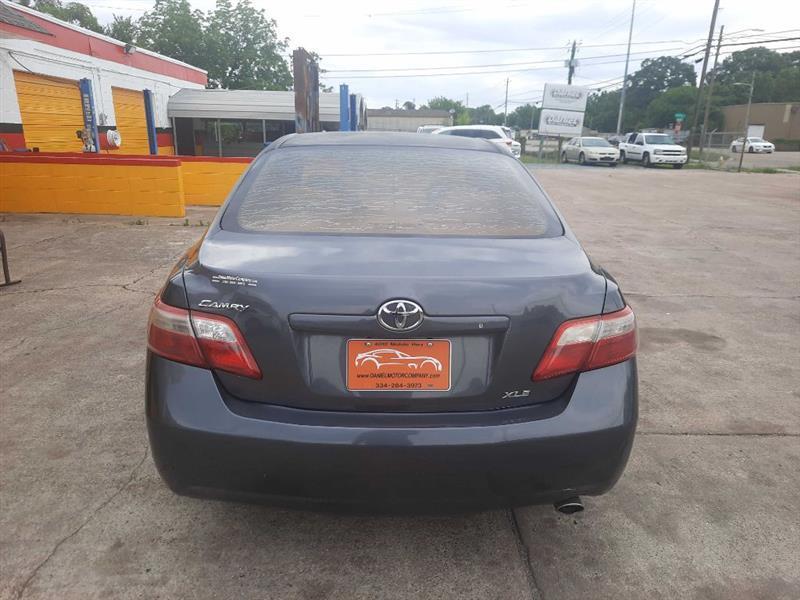 Toyota Camry SE 5-Spd AT 2009
