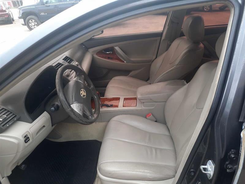 Toyota Camry SE 5-Spd AT 2009