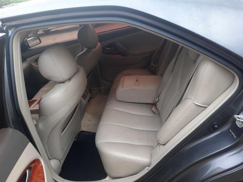 Toyota Camry SE 5-Spd AT 2009