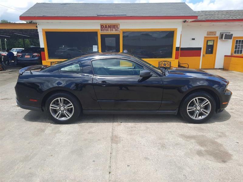 Ford Mustang V6 Coupe 2010