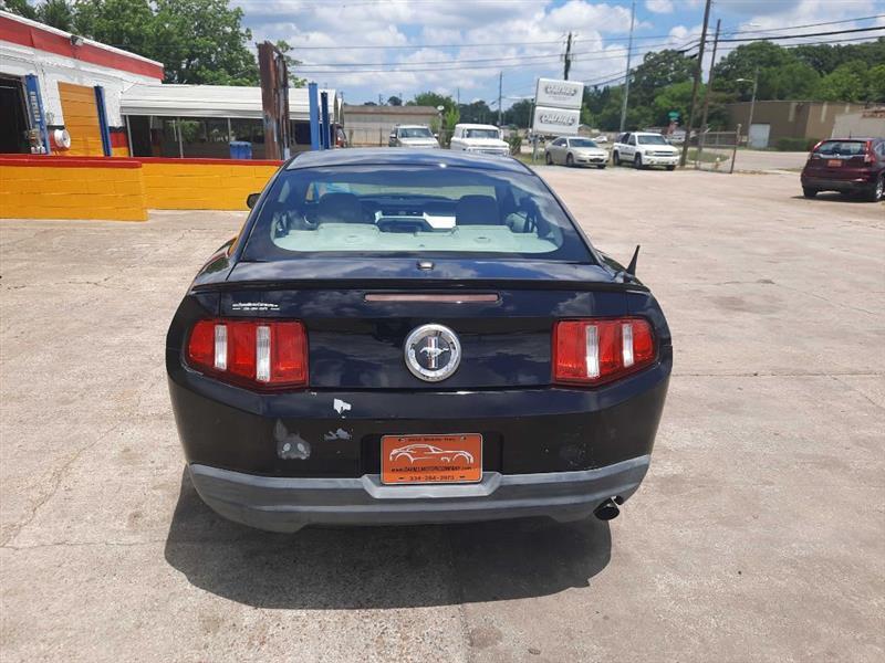 Ford Mustang V6 Coupe 2010