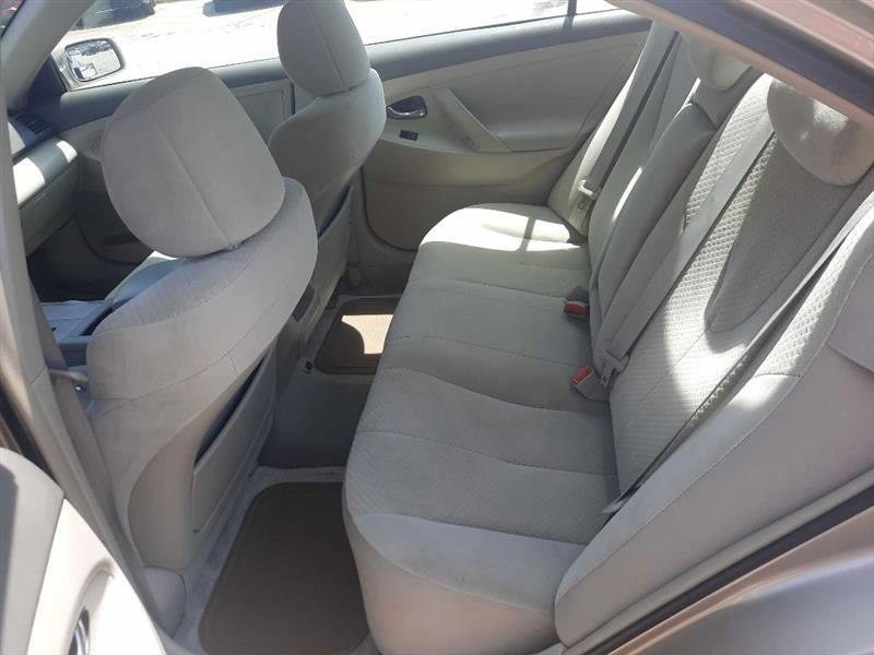 Toyota Camry SE 5-Spd AT 2009