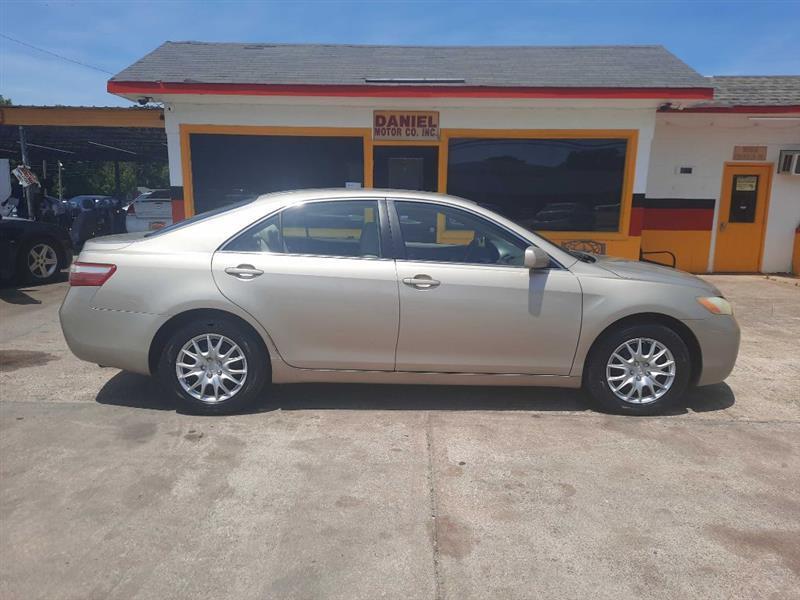Toyota Camry SE 5-Spd AT 2009