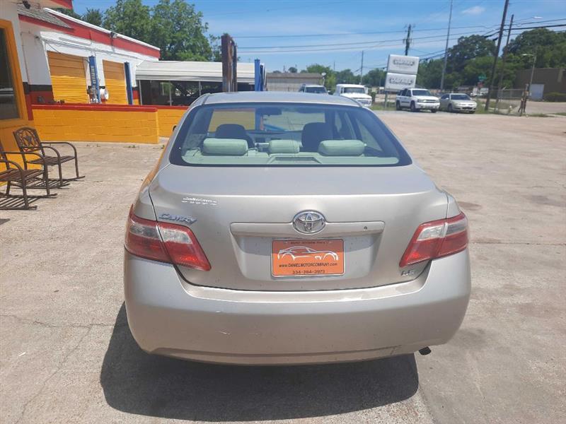 Toyota Camry SE 5-Spd AT 2009