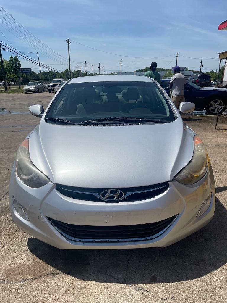 Hyundai Elantra GLS M/T 2013