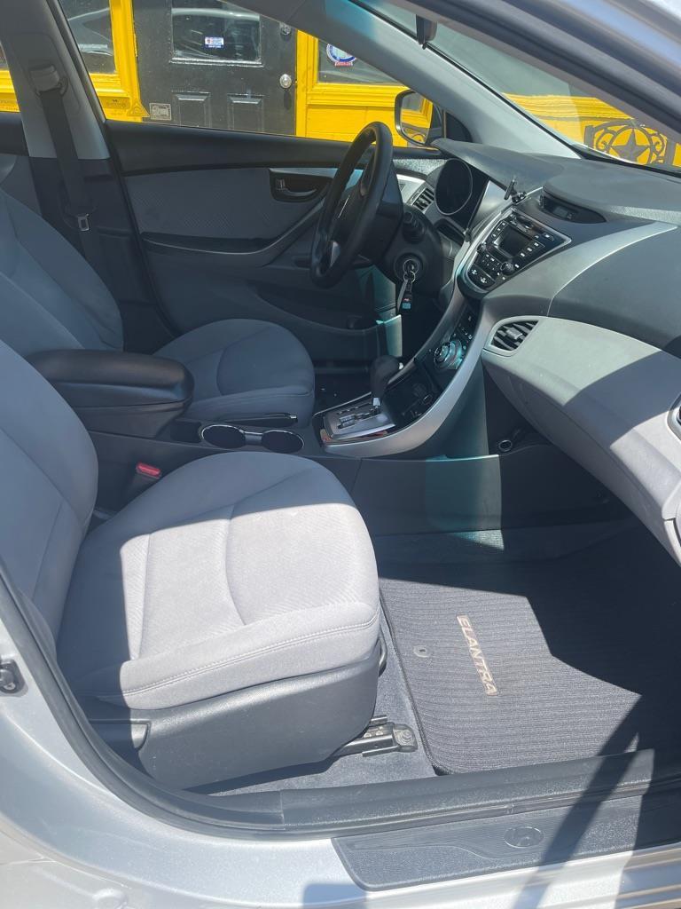Hyundai Elantra GLS M/T 2013
