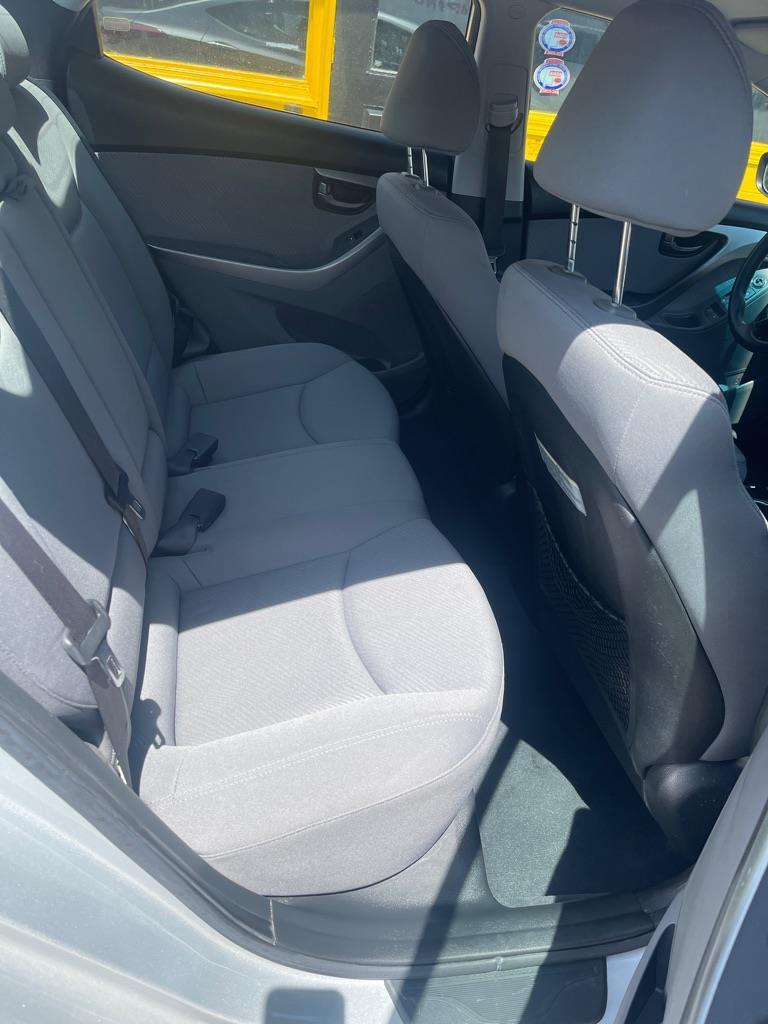 Hyundai Elantra GLS M/T 2013