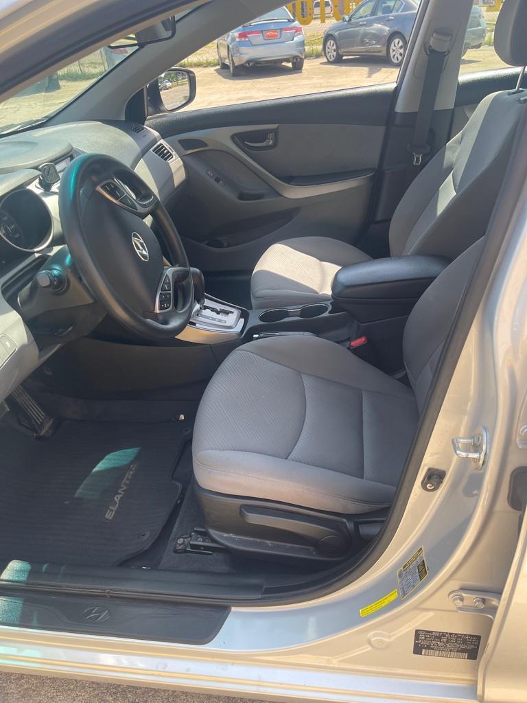 Hyundai Elantra GLS M/T 2013