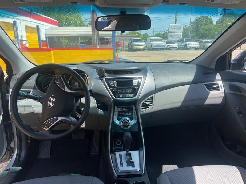 Hyundai Elantra GLS M/T 2013