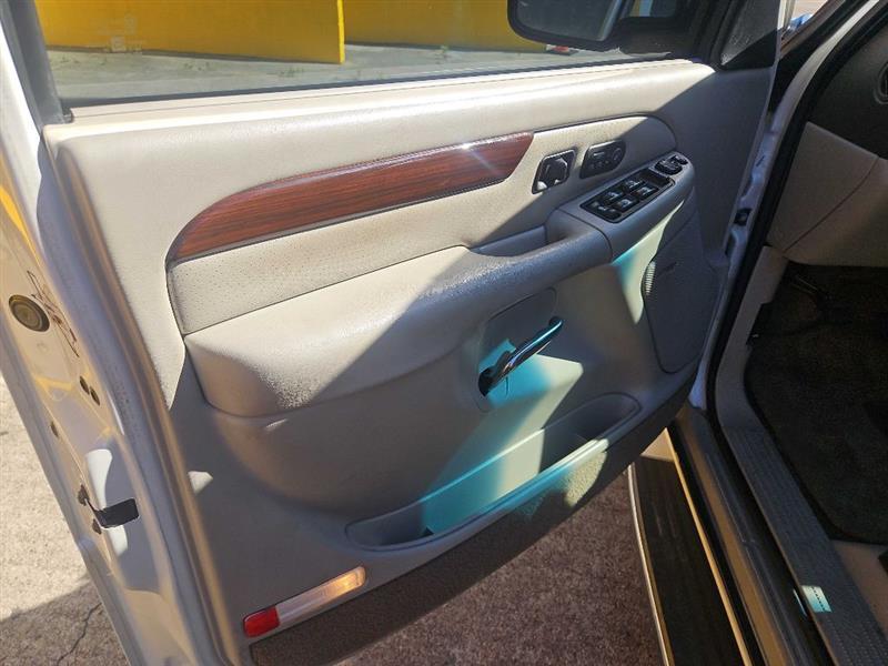Cadillac Escalade AWD 2002