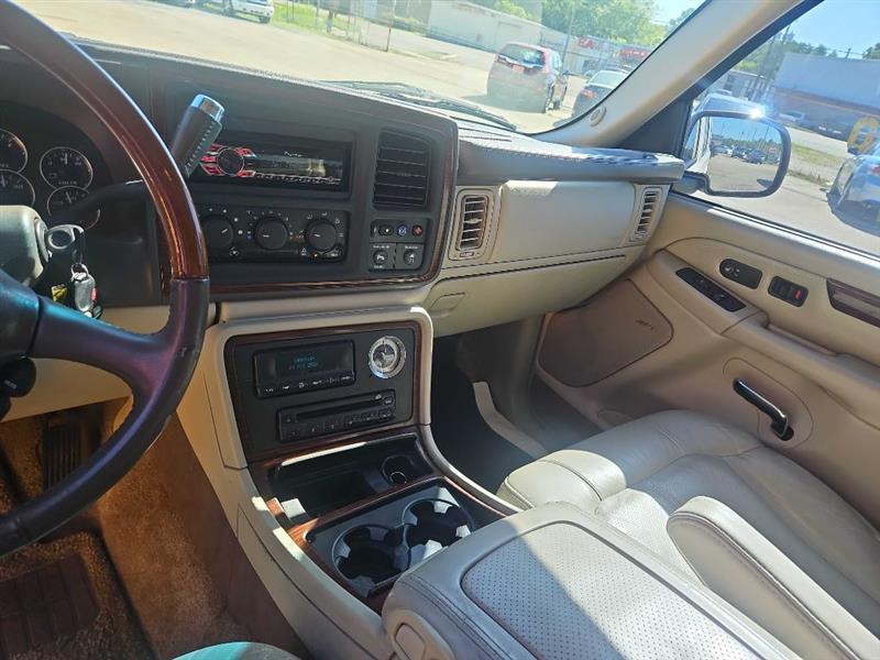 Cadillac Escalade AWD 2002