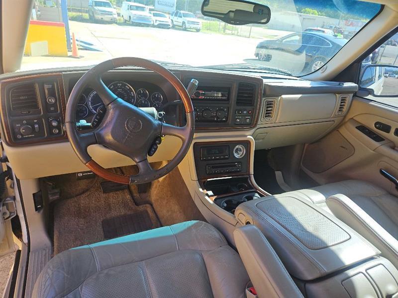 Cadillac Escalade AWD 2002