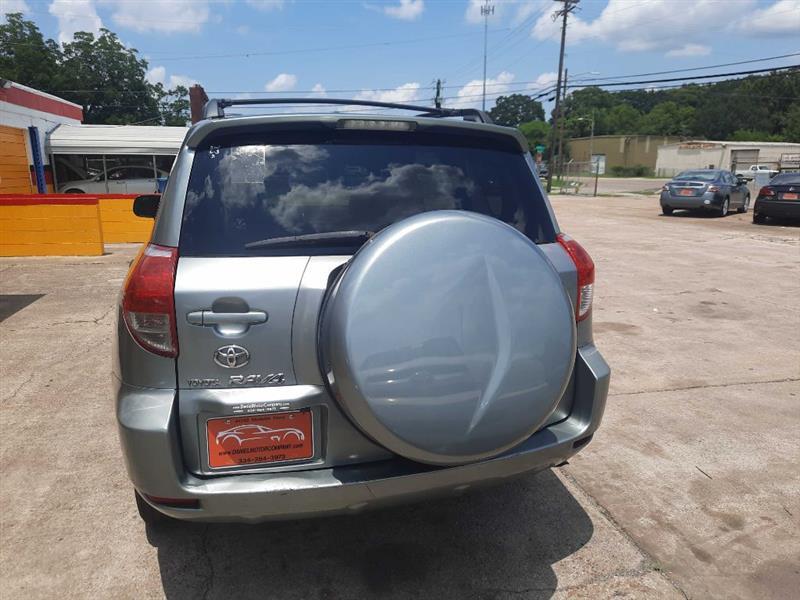 Toyota RAV4 Base I4 4WD 2006