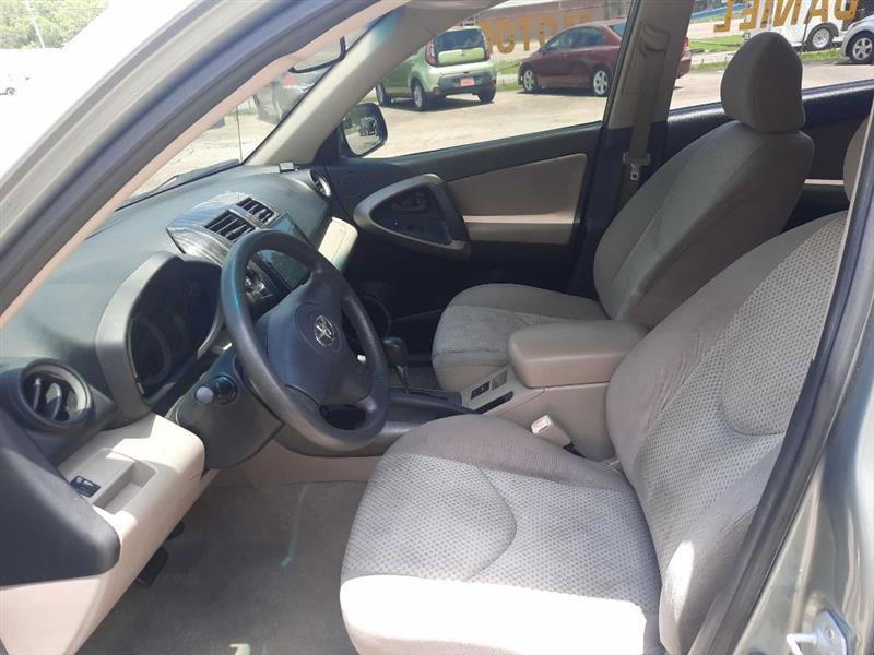 Toyota RAV4 Base I4 4WD 2006