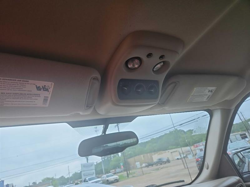 Chevrolet Tahoe 2WD 2004