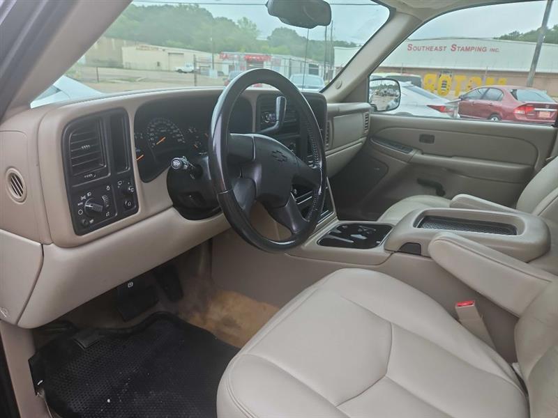Chevrolet Tahoe 2WD 2004