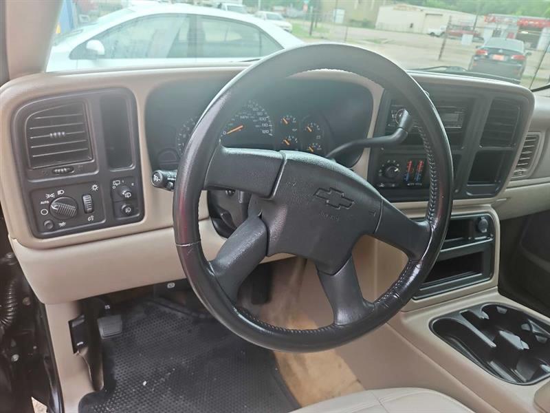 Chevrolet Tahoe 2WD 2004